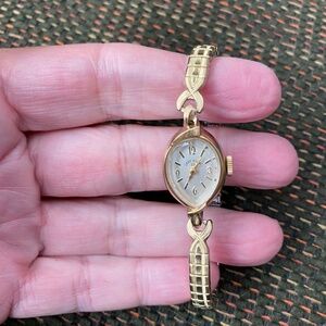 Vintage Lady Elgin 23 jewels 10k gold filled watch